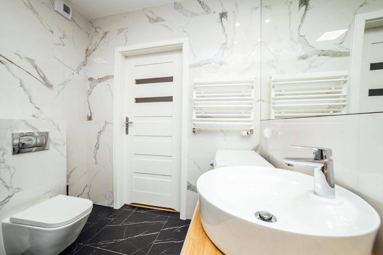 Pobookowane Chmielna Apartments Old Town Гданьск Экстерьер фото